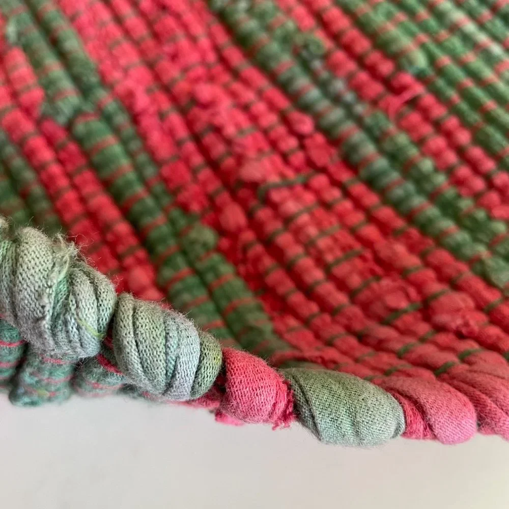4 Vintage Tag Textiles Festive Red Green Cotton Rag Rug Placemats with Fringe